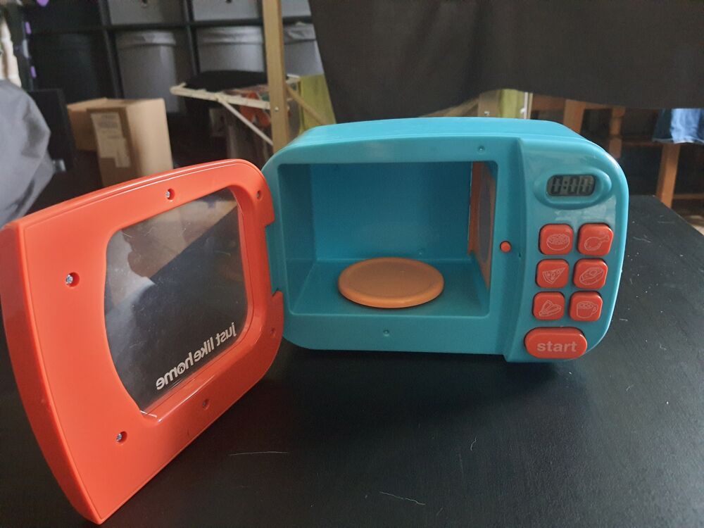Four micro ondes dinette Jeux / jouets