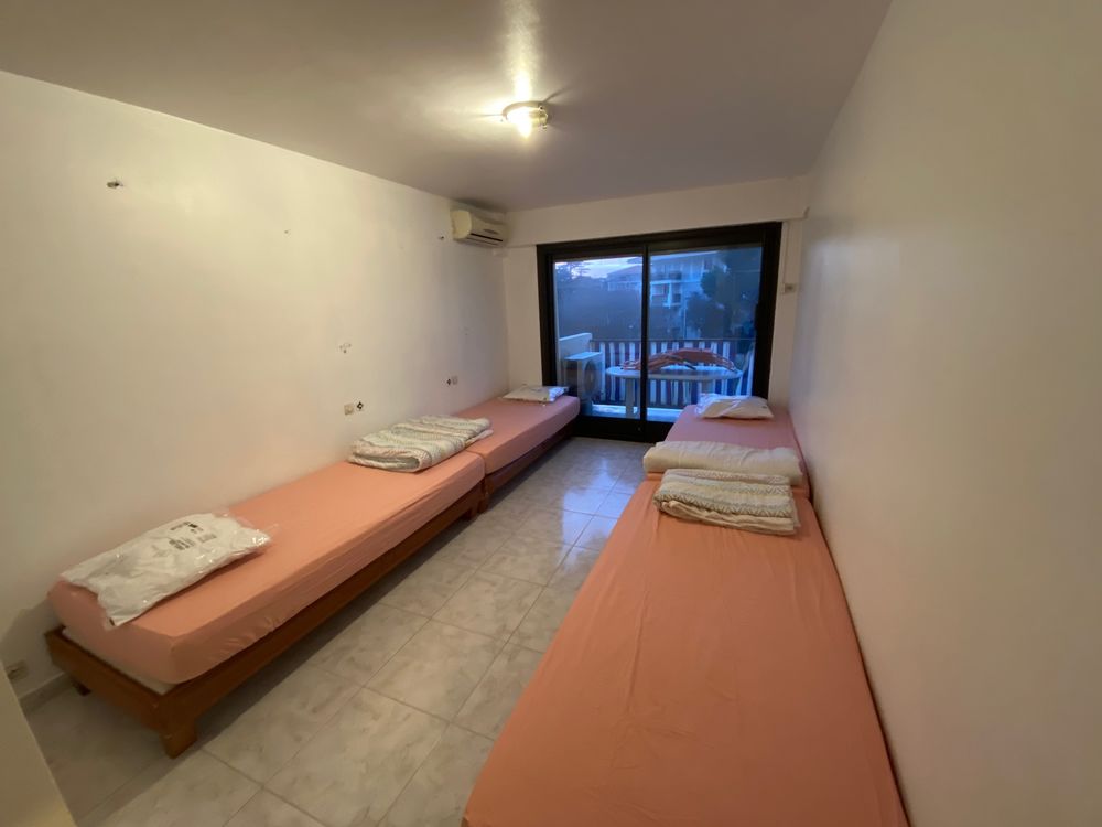 SOMMIERS+MATELAS+PLANCHE CAPITONNE + PLANCHE AGGLOM&Eacute;RER Meubles