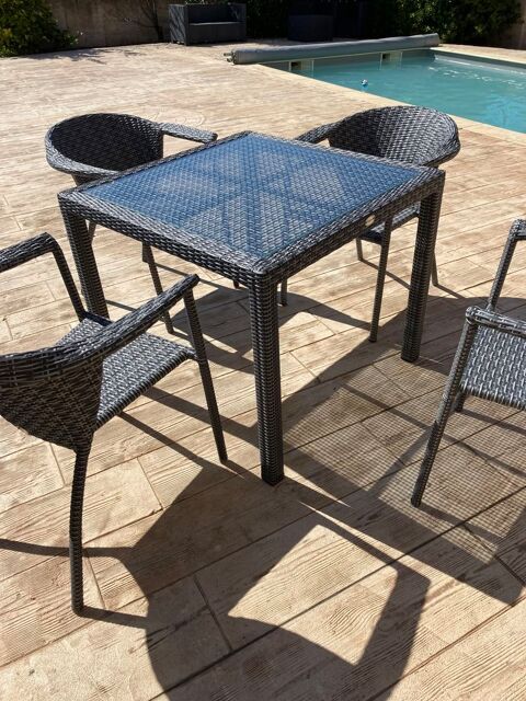 Table et 4 fauteuils 90 Le Grau-du-Roi (30)