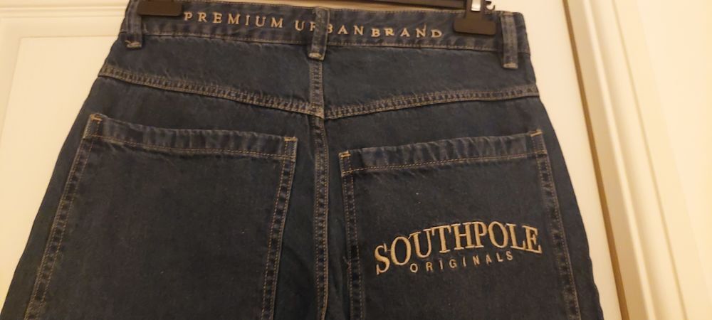 Jean denim baggy
Southpole taille
40 Vtements
