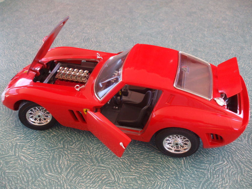 REF: 3011 FERRARI GTO ROUGE 1962 Jeux / jouets