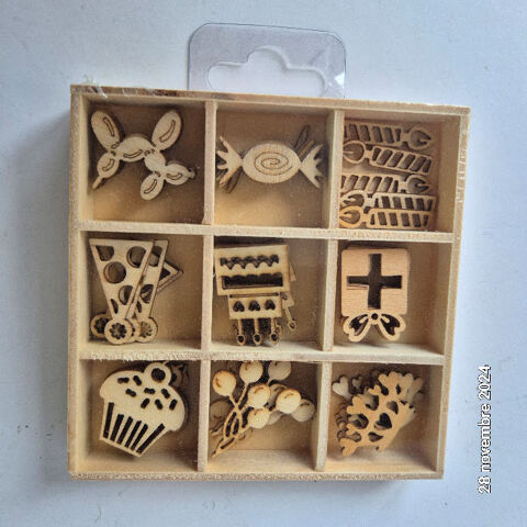 Lot de 45 sujets en bois sur le th�me de la f�te,  l'anniver 4 Saumur (49)