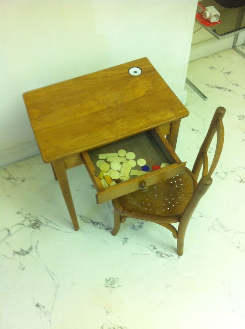 Petit bureau d'enfant et sa chaise Mobilier enfants
