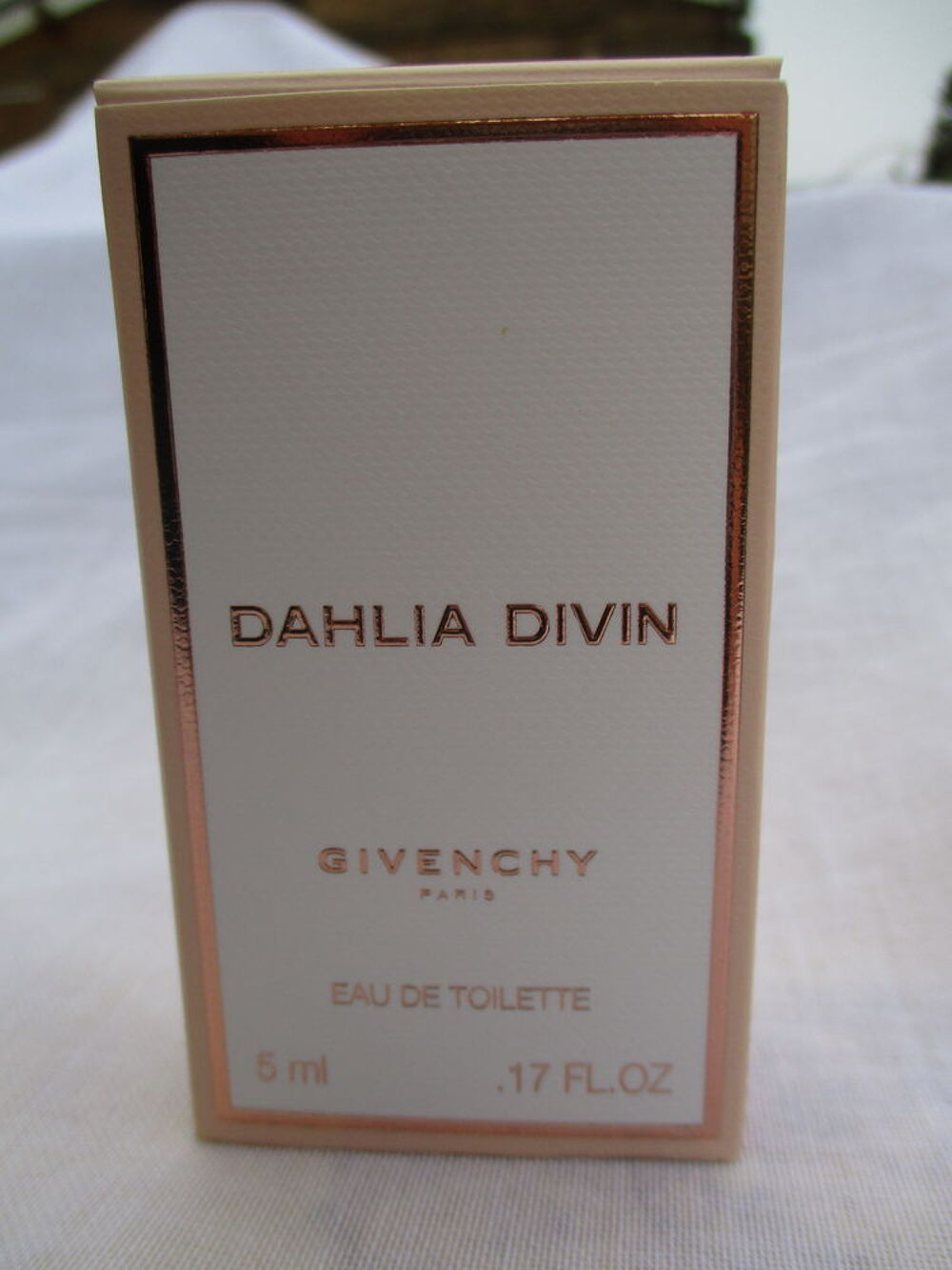 Miniature d'Eau de Toilette "Dahlia Divin" - Neuve 