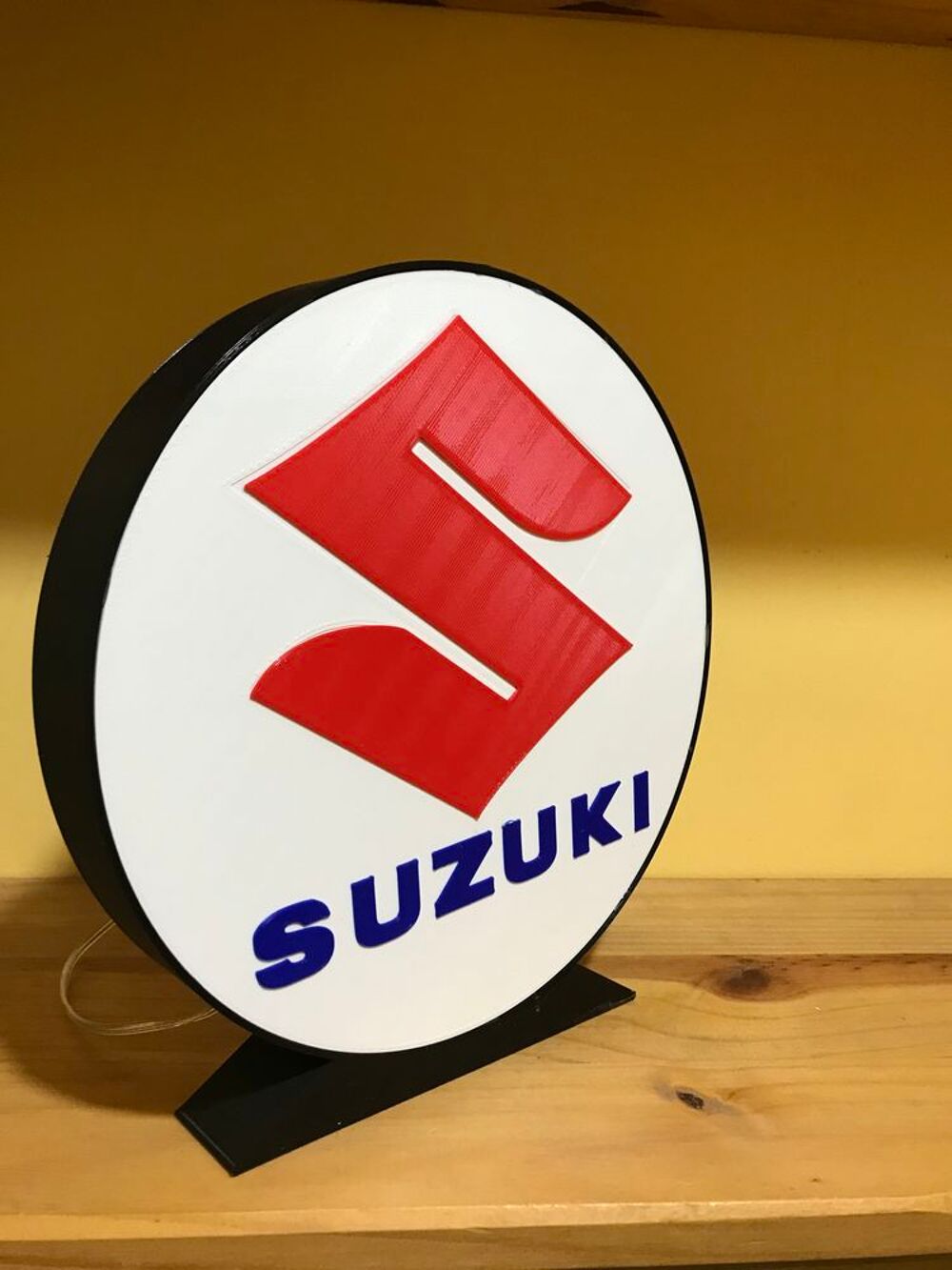 Lampe SUZUKI r&eacute;alis&eacute;e par impression 3 d Décoration