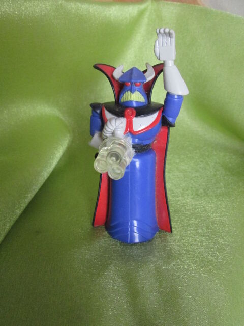 Personnage Robot Mac Do 2000 ,, 5 Goussainville (95)