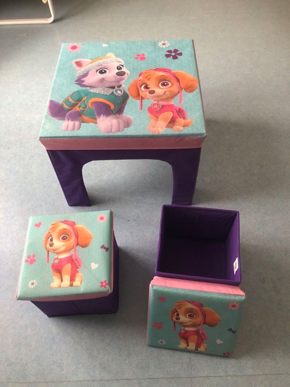 TABLE ET TABOURETS DE RANGEMENT DE PAW PATROL Mobilier enfants