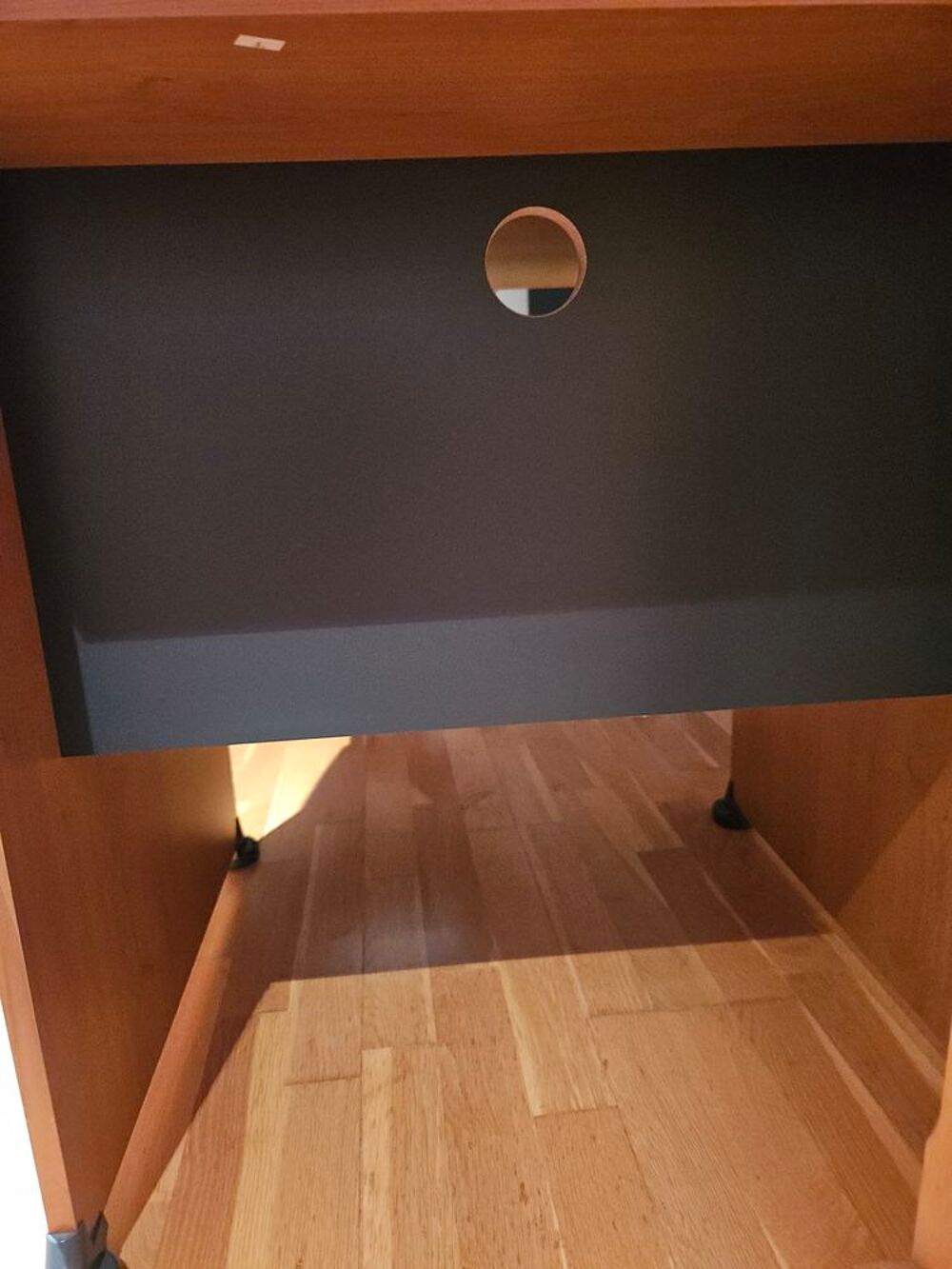 bureau avec tablette. Meubles