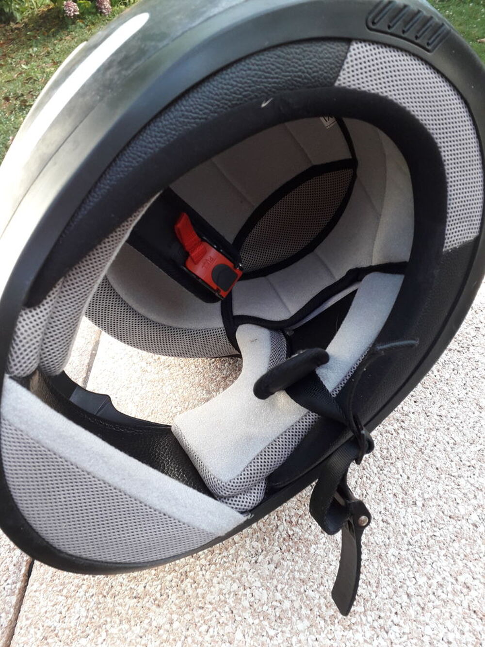 CASQUE INTEGRAL MOTO NOIR ayant tr&egrave;s peu servi Vêtements