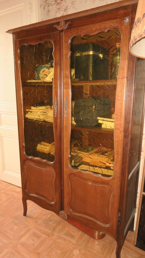 Meuble 2 portes vitr�es 45 �chirolles (38)