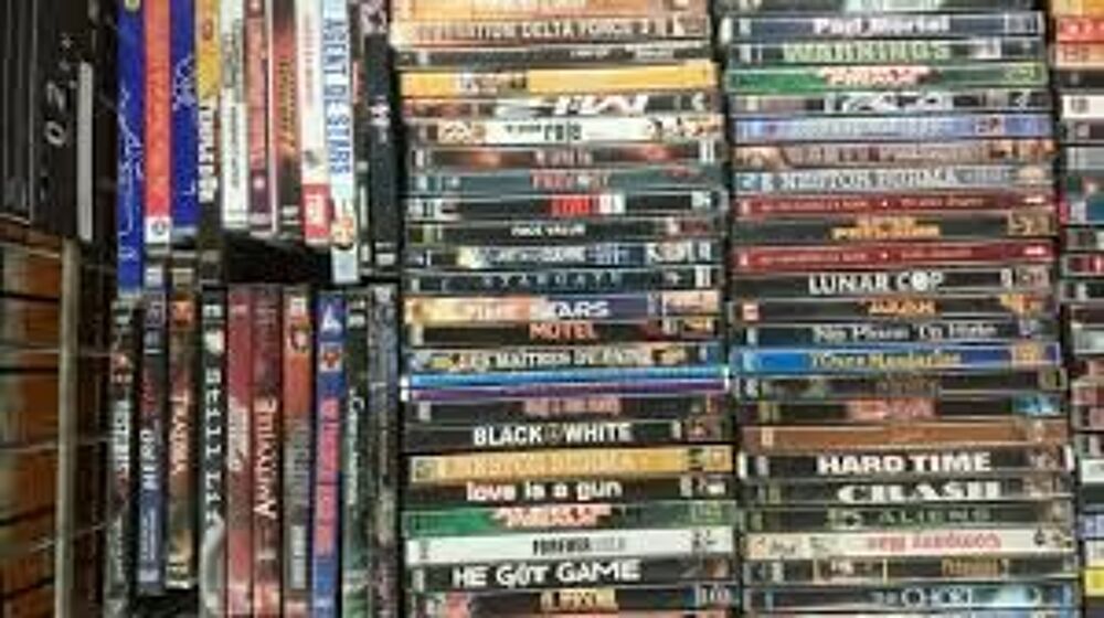 lot de 102 dvd en tres bon etat DVD et blu-ray