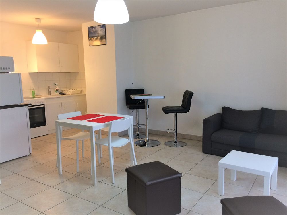 Location Appartement T2 45m2 meublé + garage privatif+parking+garage vélos Grenoble