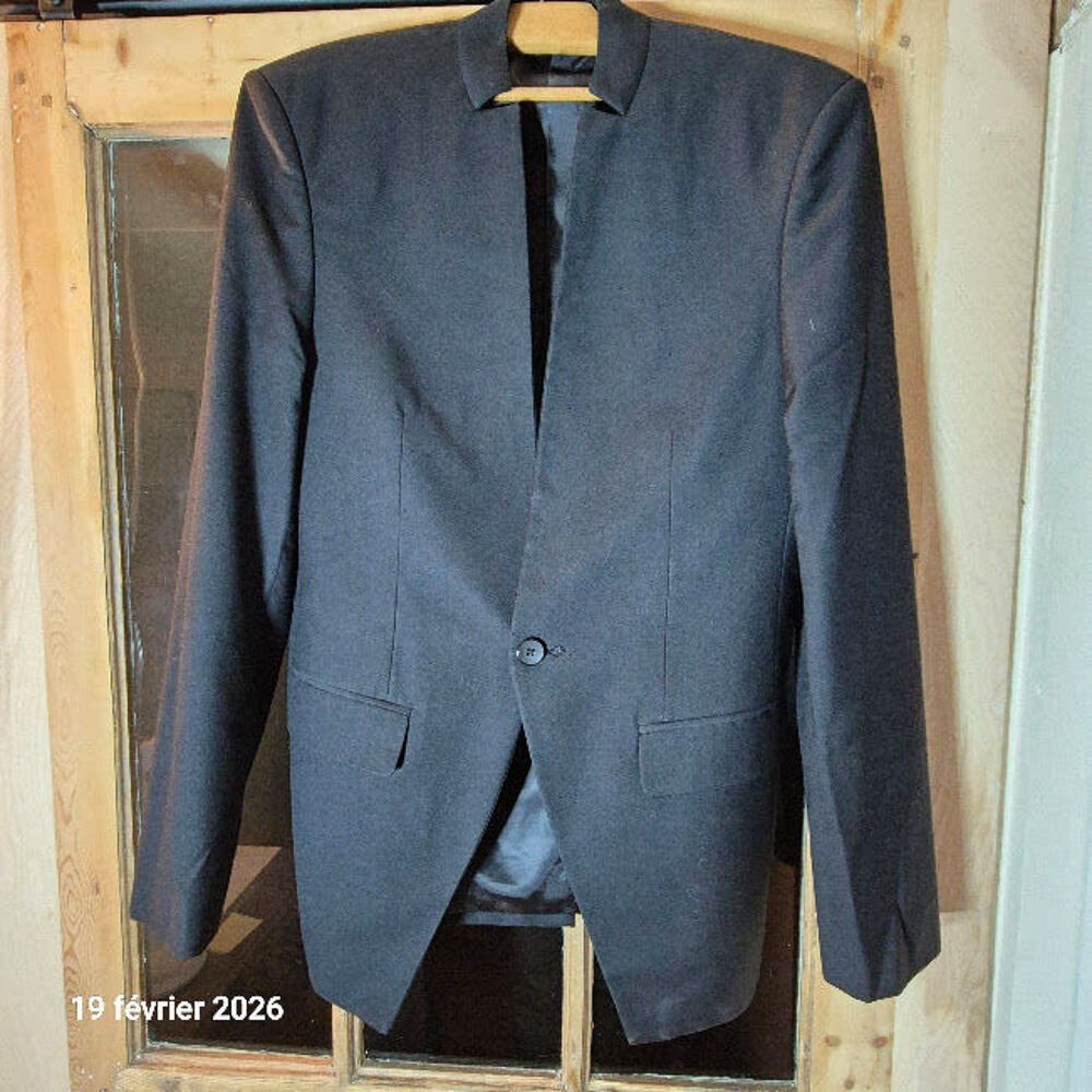 Costume 3 pi&egrave;ces r&eacute;alis&eacute; en Chine par un grand couturier, su Vêtements