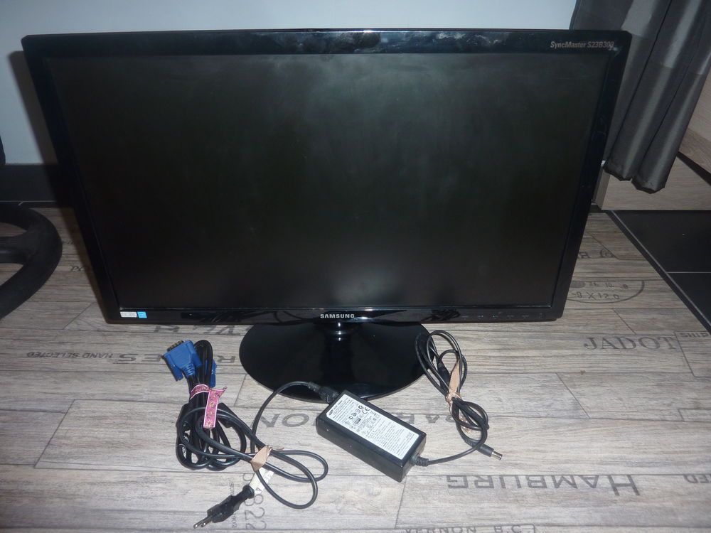 &Eacute;cran Samsung S23B300B 23 Pouces Matériel informatique