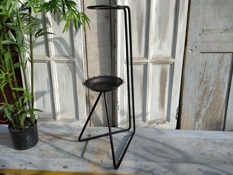 Porte Plantes M�tal Perfor� Style Mat�got Vintage. 
120 Loches (37)