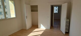  Appartement à louer 5 pièces 70 m²