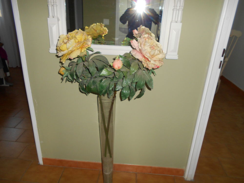 VASE AVEC DEUX FLEURS PIVOINES Décoration
