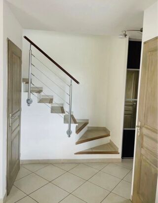  Villa à louer 4 pièces 100 m²