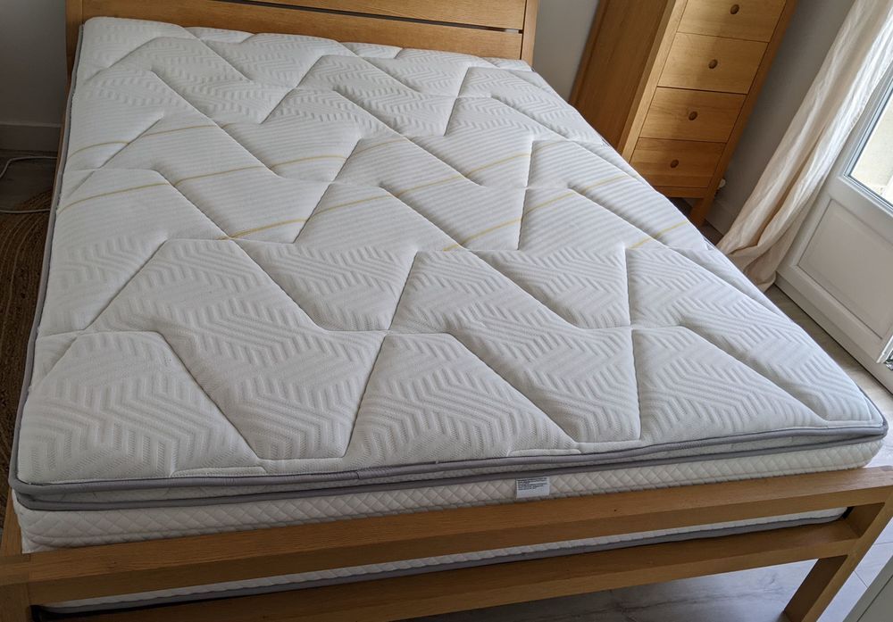 Matelas 2 personnes 160 x 200 cm Treca tr&egrave;s bon &eacute;tat Meubles