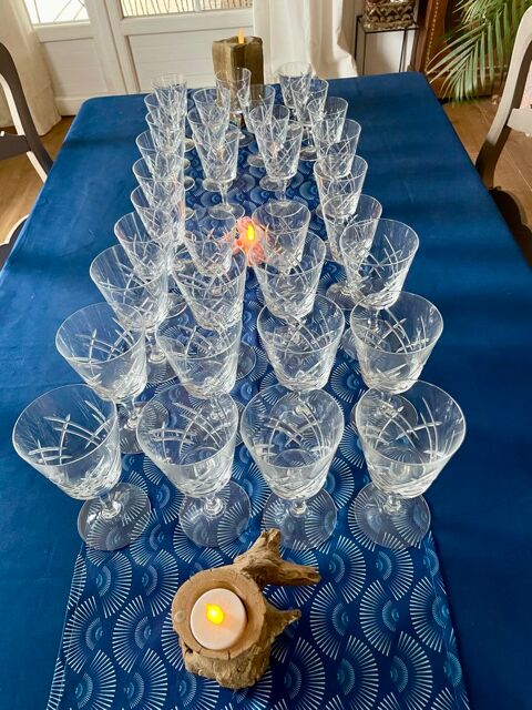Superbe service verres en cristal 150 Les Mayons (83)