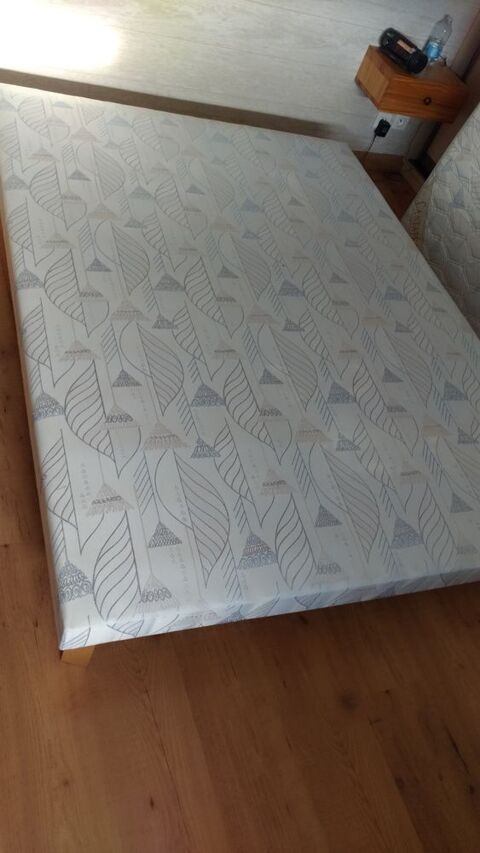 sommier tapissier � lattes, 140 x 190 cm, tr�s bon �tat 85 Abbeville (80)