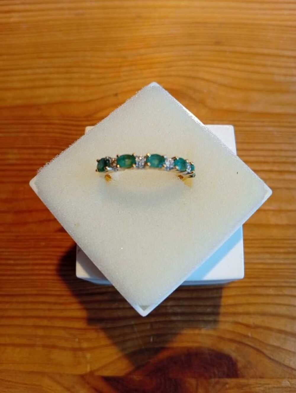 Demi-alliance OR, &eacute;meraudes, diamants T. 56 (18,1 mm) Bijoux et montres