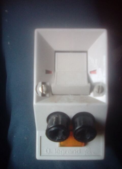 interrupteur combin� fusible Legrand 15 Beauchamp (95)