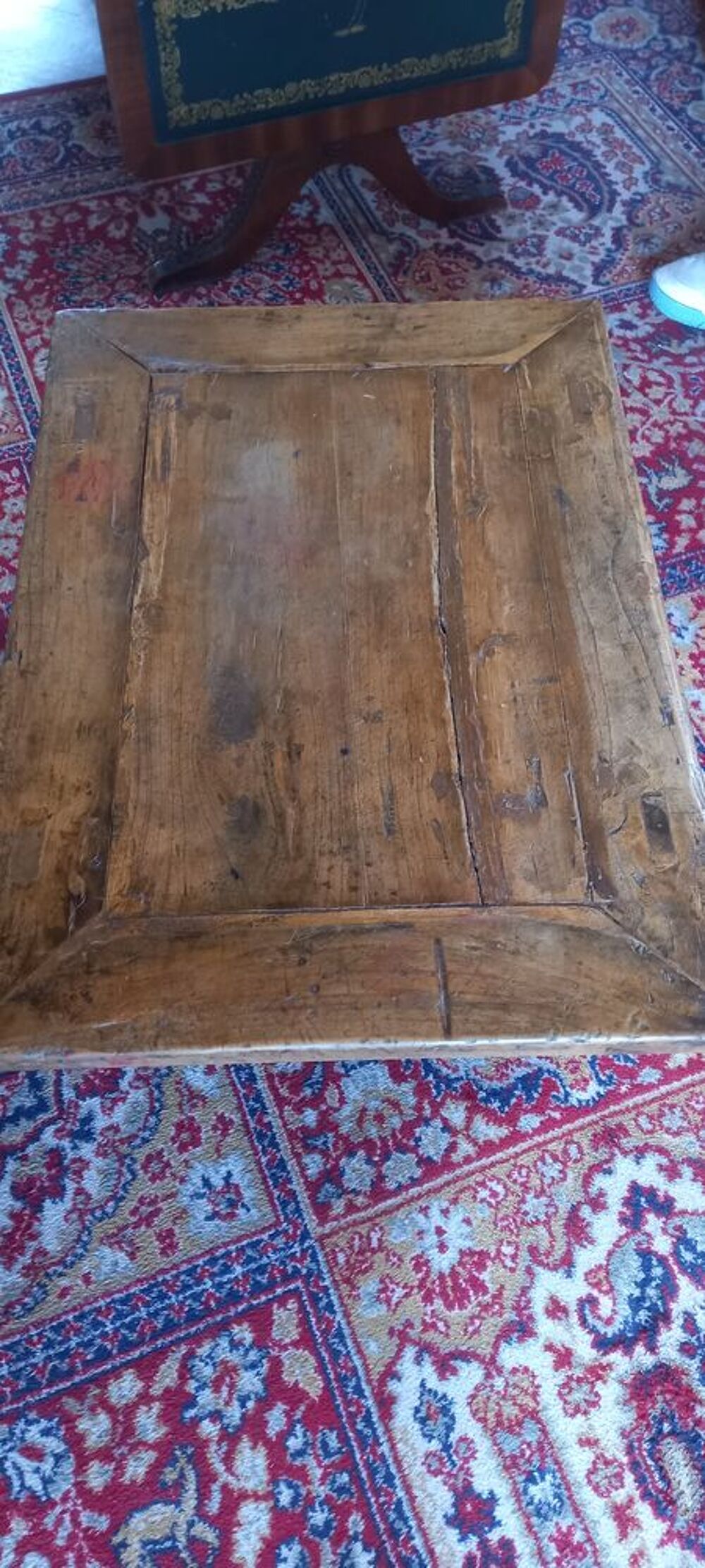 Table basse chinoise ancienne Kang en orme XIXe si&egrave;cle 