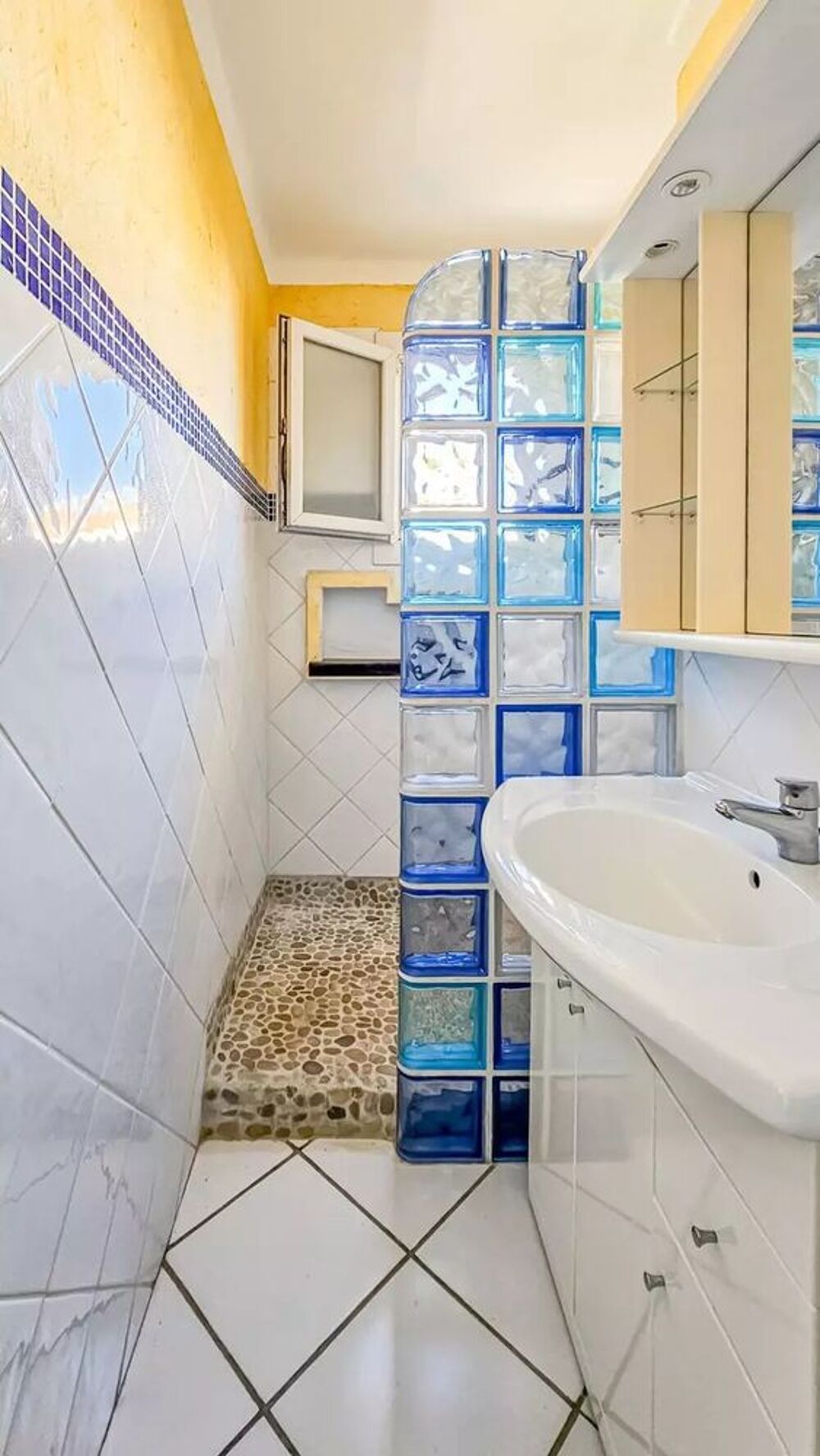 Vente Appartement Appartement T3 Hyères Ouest Lumineux avec Cave et Parking Hyères