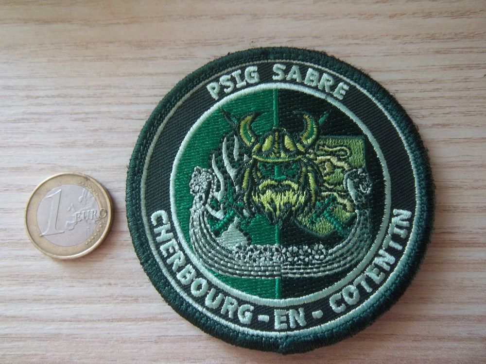 &eacute;cusson militaire (vert) gendarmerie Cherbourg Manche 