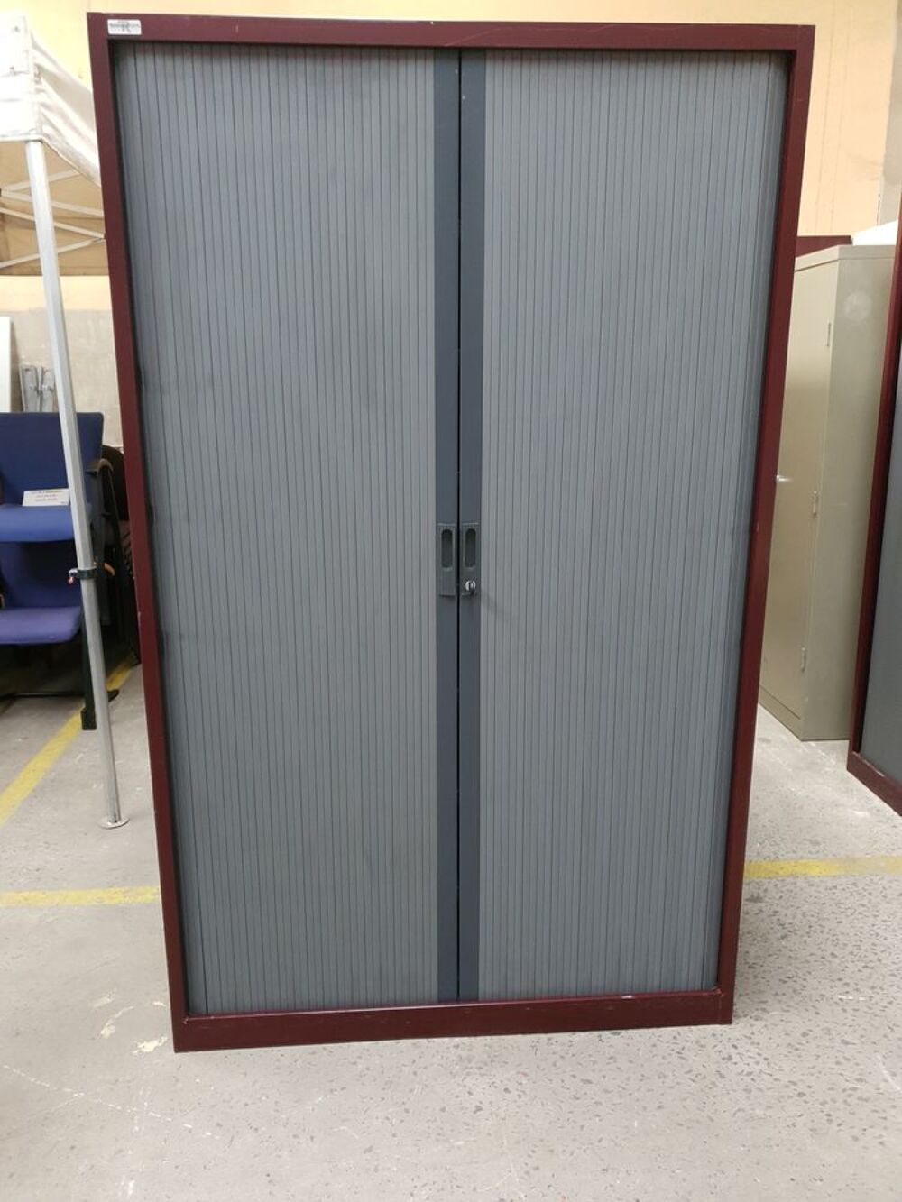 Armoire m&eacute;tallique &agrave; rideaux Meubles