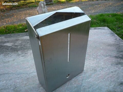Distributeur inox de mouchoir
15 Castres (81)