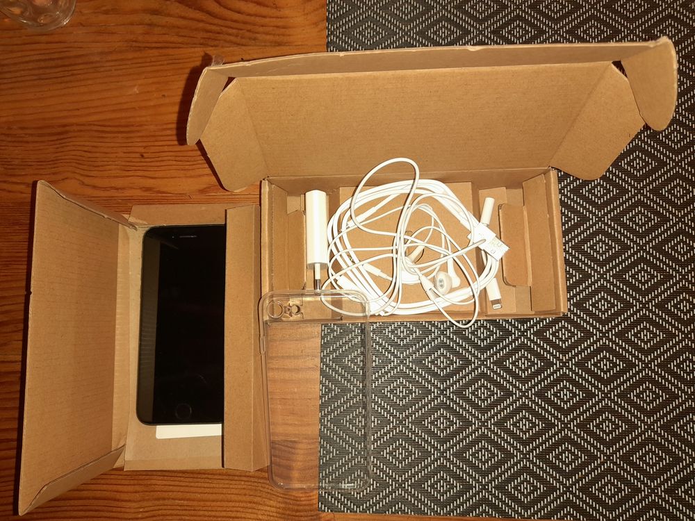 I PHONE 8
64 GO
Téléphones et tablettes