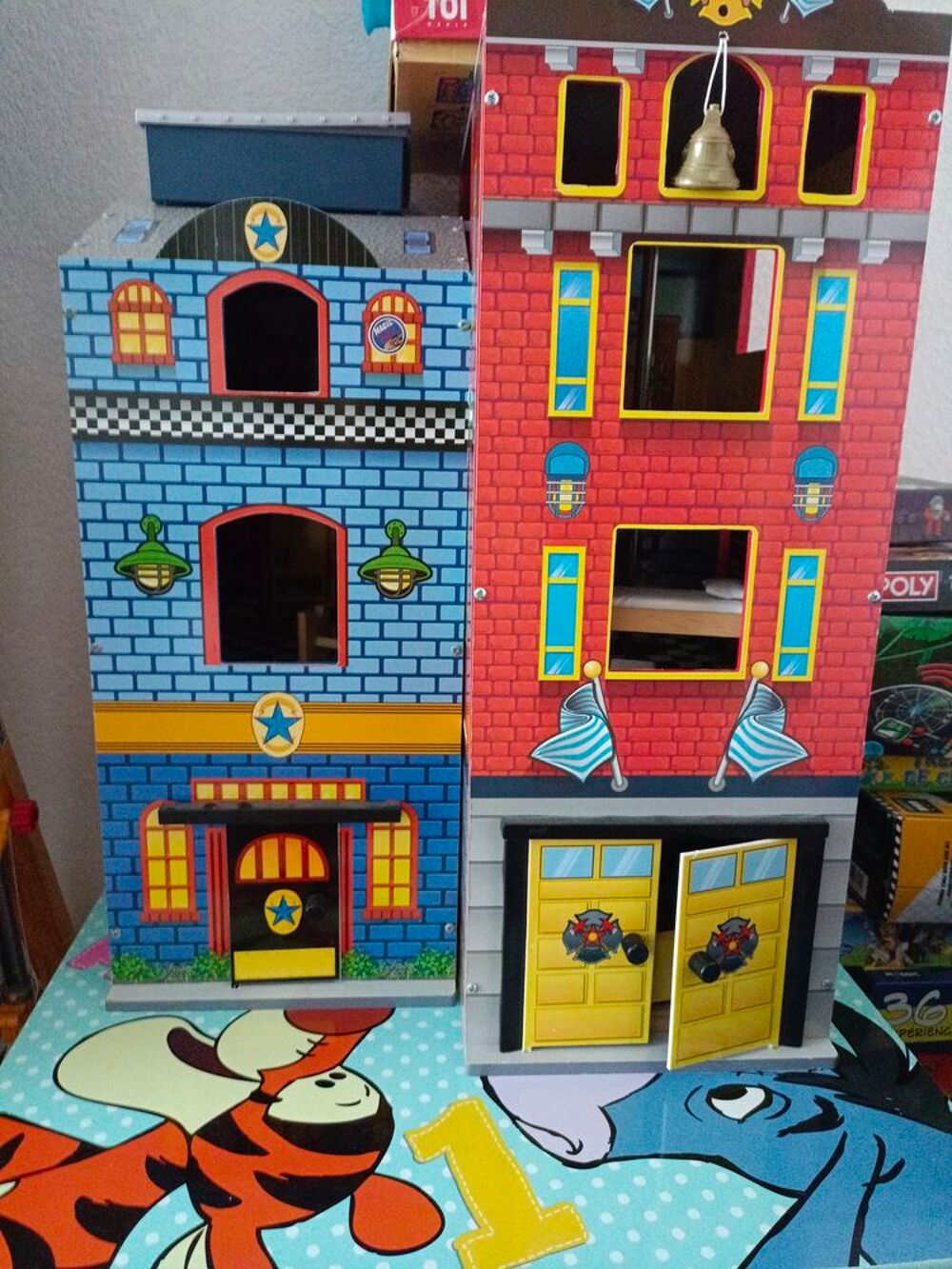 Caserne pompier et accessoires Jeux / jouets