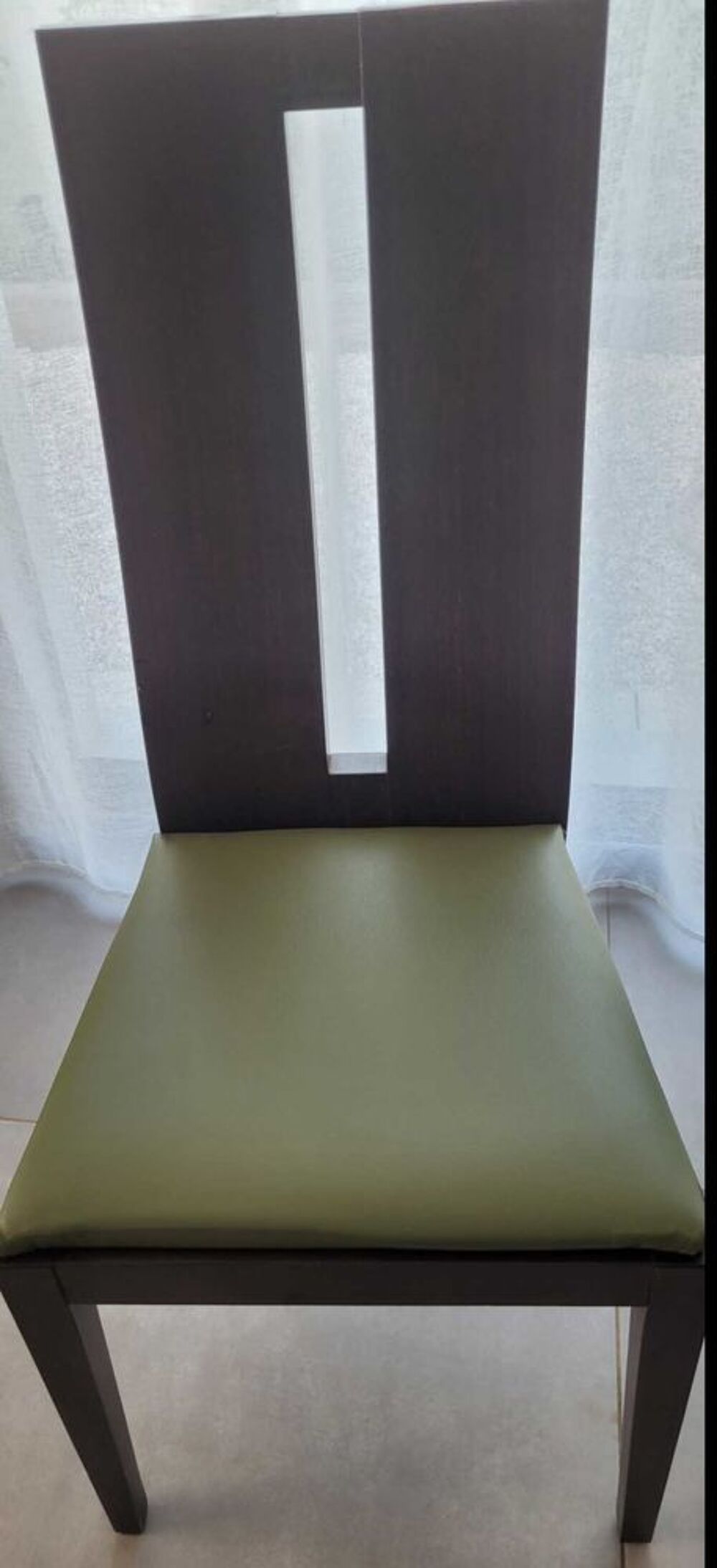 Lot 6 chaises contemporaines Meubles