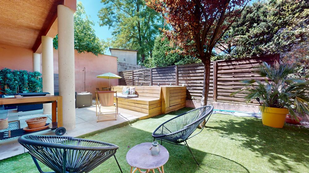 Vente Appartement 105 m2 esprit maison | Jardin privatif 65m2 | Piscine privée Lyon 9