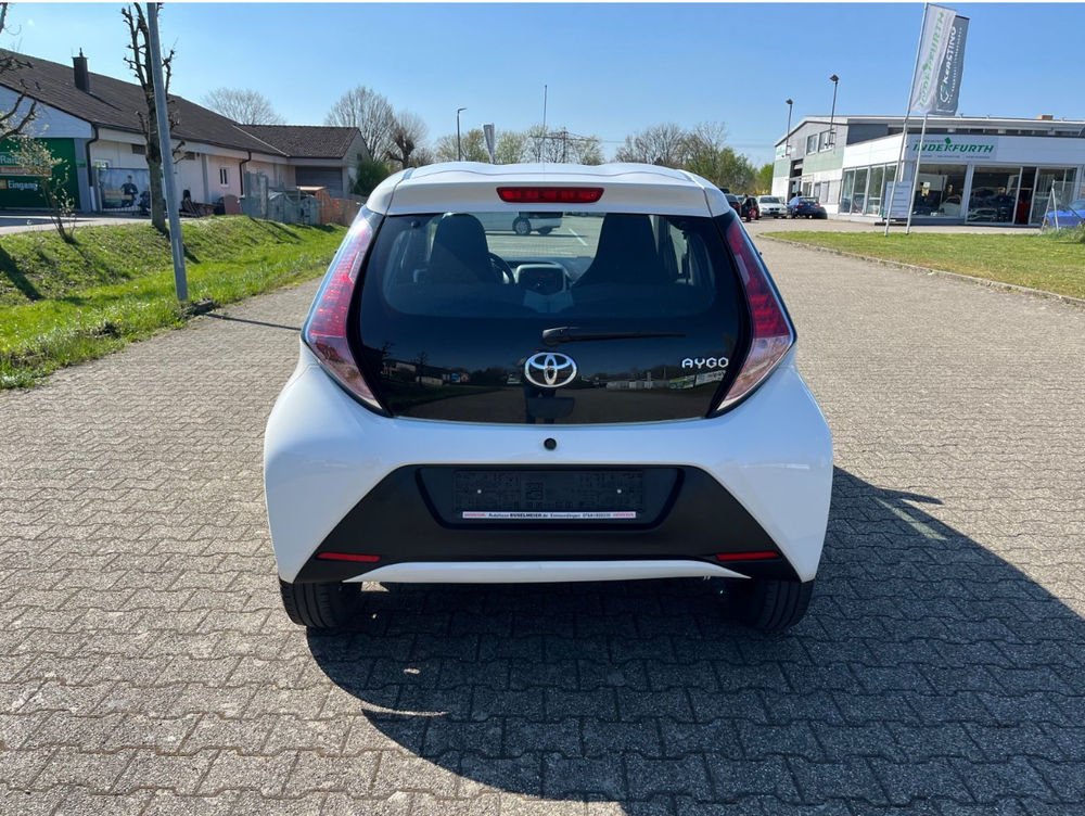 Aygo 1.0 VVT-i x-cite Blanc (3 CV) 2017 occasion 20260 Calvi