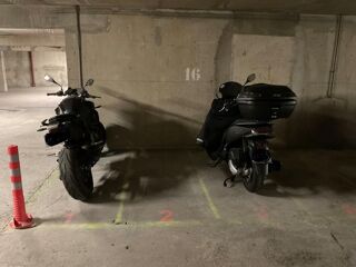  Parking / Garage à louer 2 m² Paris