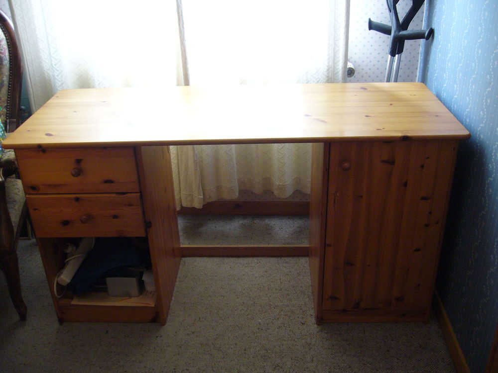Bureau en pin massif Meubles
