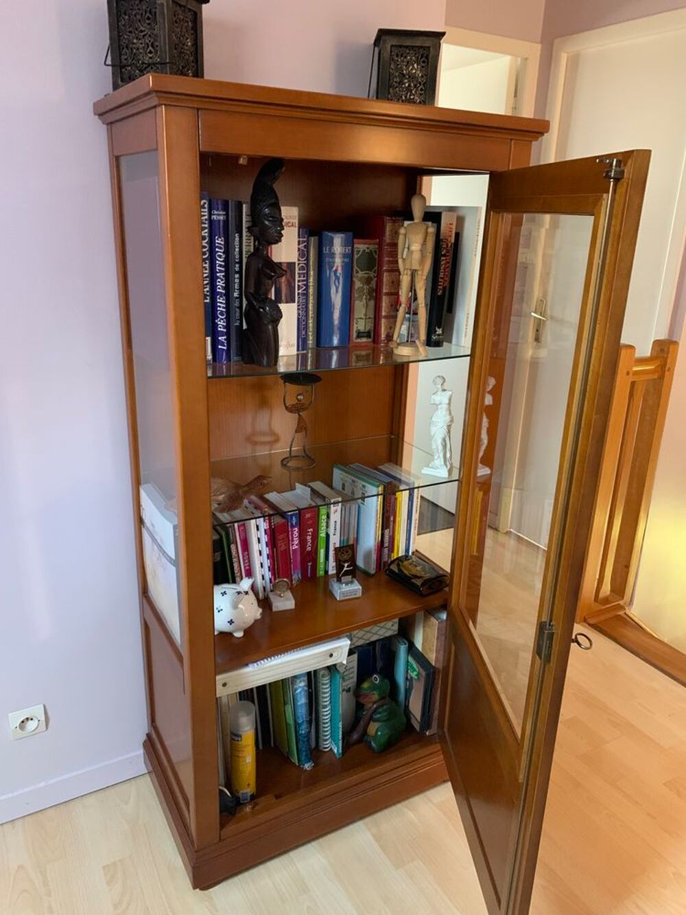 Jolie vitrine/argentier en merisier Meubles