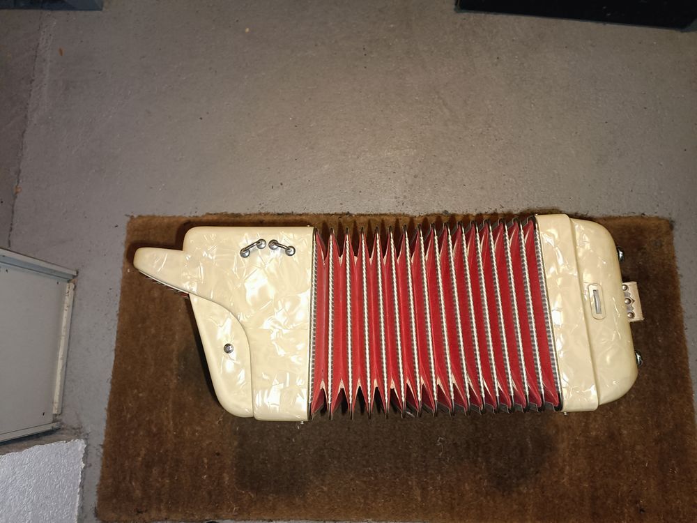 Accord&eacute;on chromatique CRUCIANELLI Instruments de musique