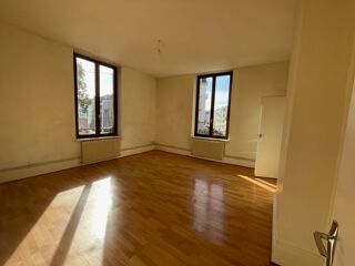  Appartement à louer 3 pièces 77 m²