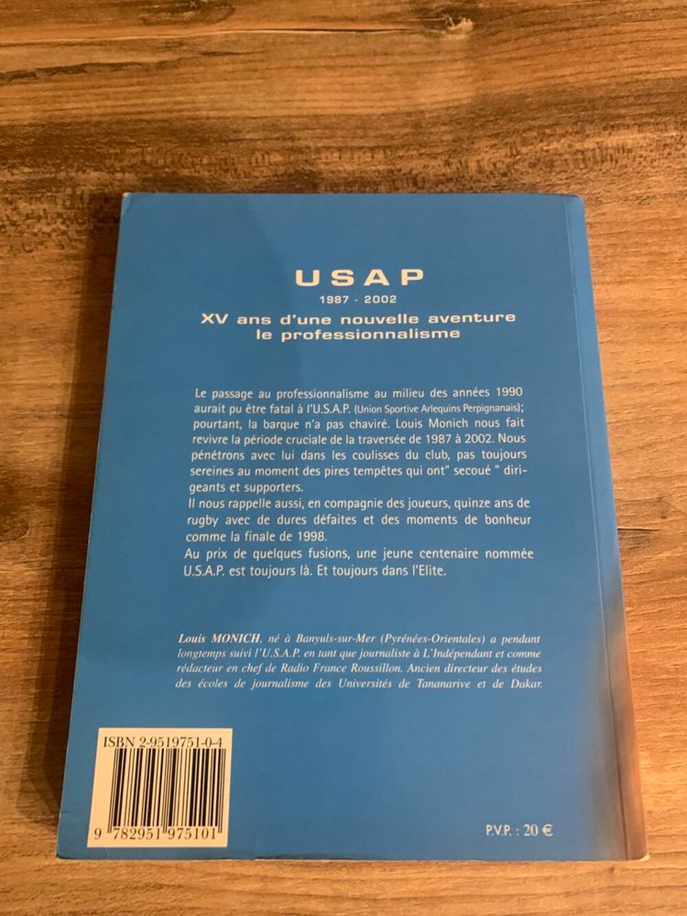 Livre Usap " XV ans d' une nouvelle aventure le Livres et BD