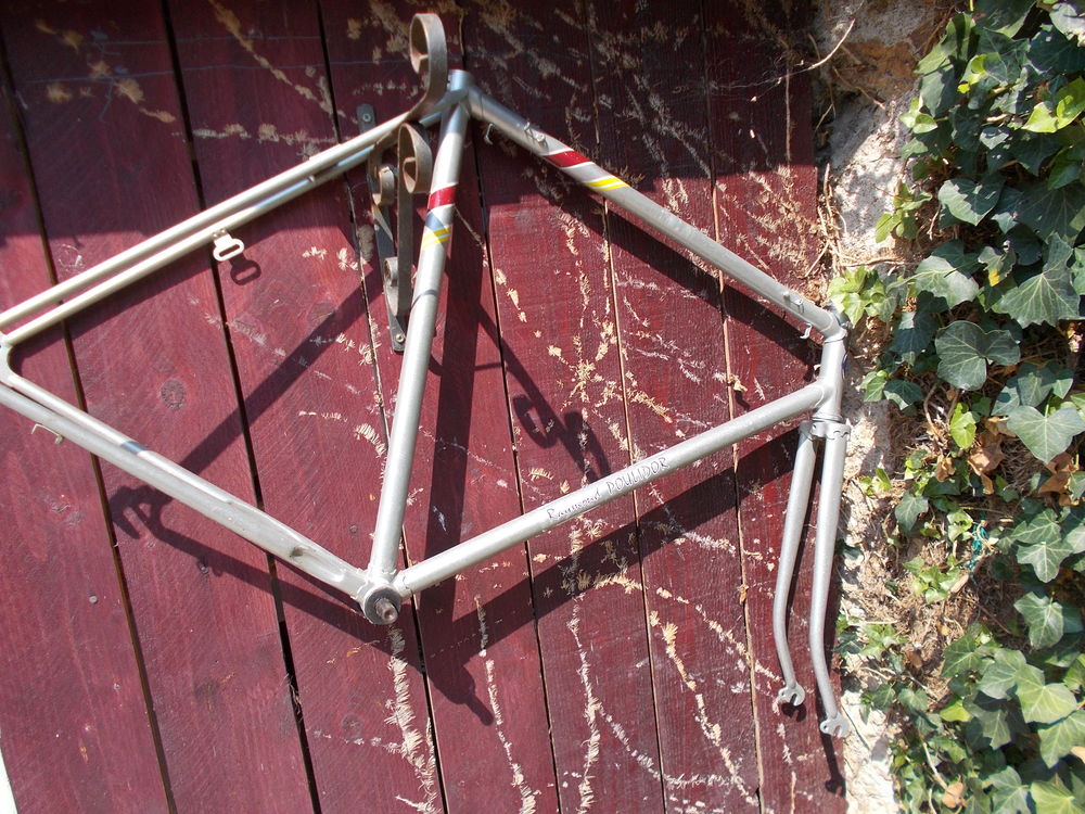 pi&egrave;ces de v&eacute;lo divers ancien vintage 1970/80 Vélos