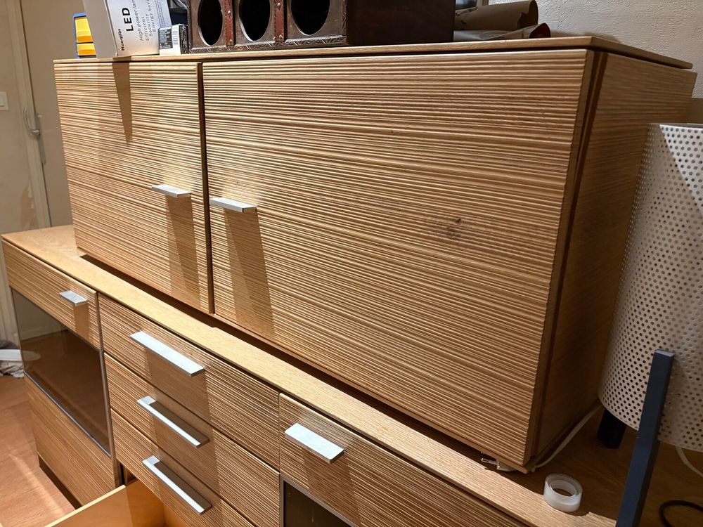 Meuble mural en bois avec deux rangements, solide et de tr&egrave;s Meubles