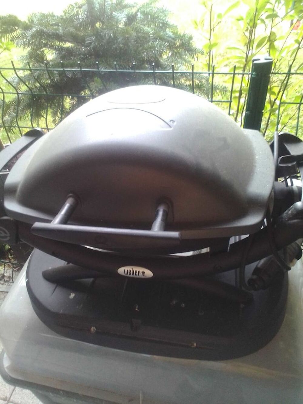 Grill de marque Weber en fonte leger Electroménager