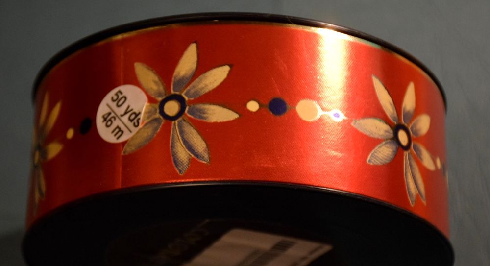 Ruban imprim&eacute; Cadeau Noel Fetes 50 m/m x 46 m neuf. D�coration