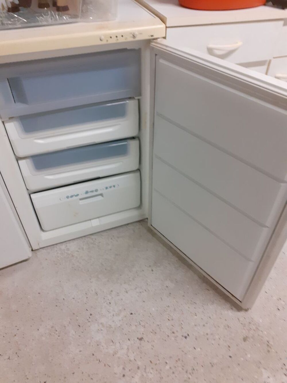 Cong&eacute;lateur 3 tiroirs whirpool, &agrave; prendre sur place Electroménager
