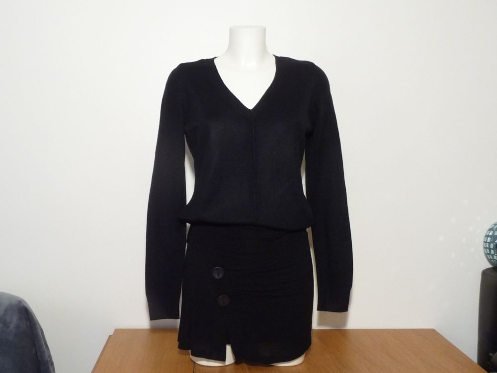 Pull L&eacute;ger Noir Manches Longues Encolure V- The Basics C&amp;A Vêtements