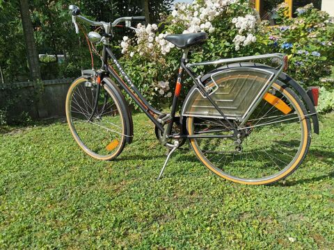 Très beau vélo dame. 120 Sainte-Geneviève-des-Bois (91)